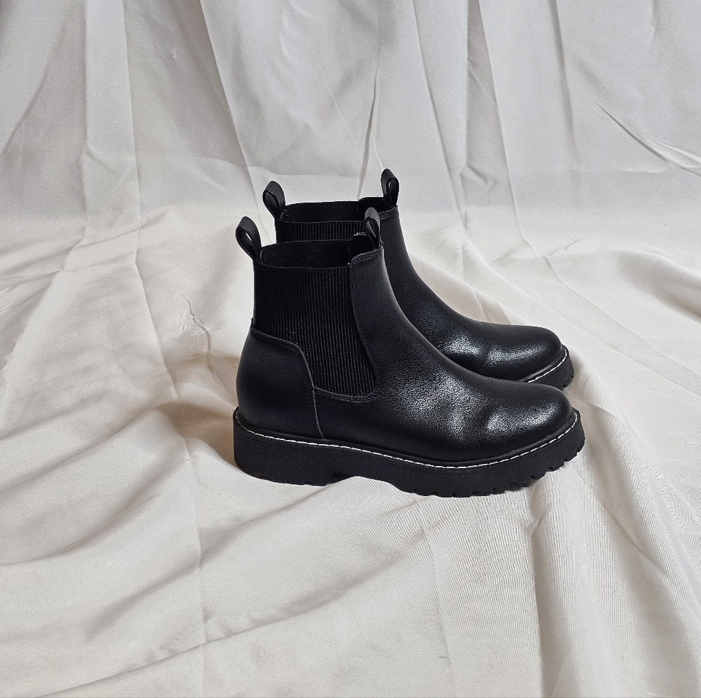 DV by Dolce Vita Leigha Chelsea boots sz 7